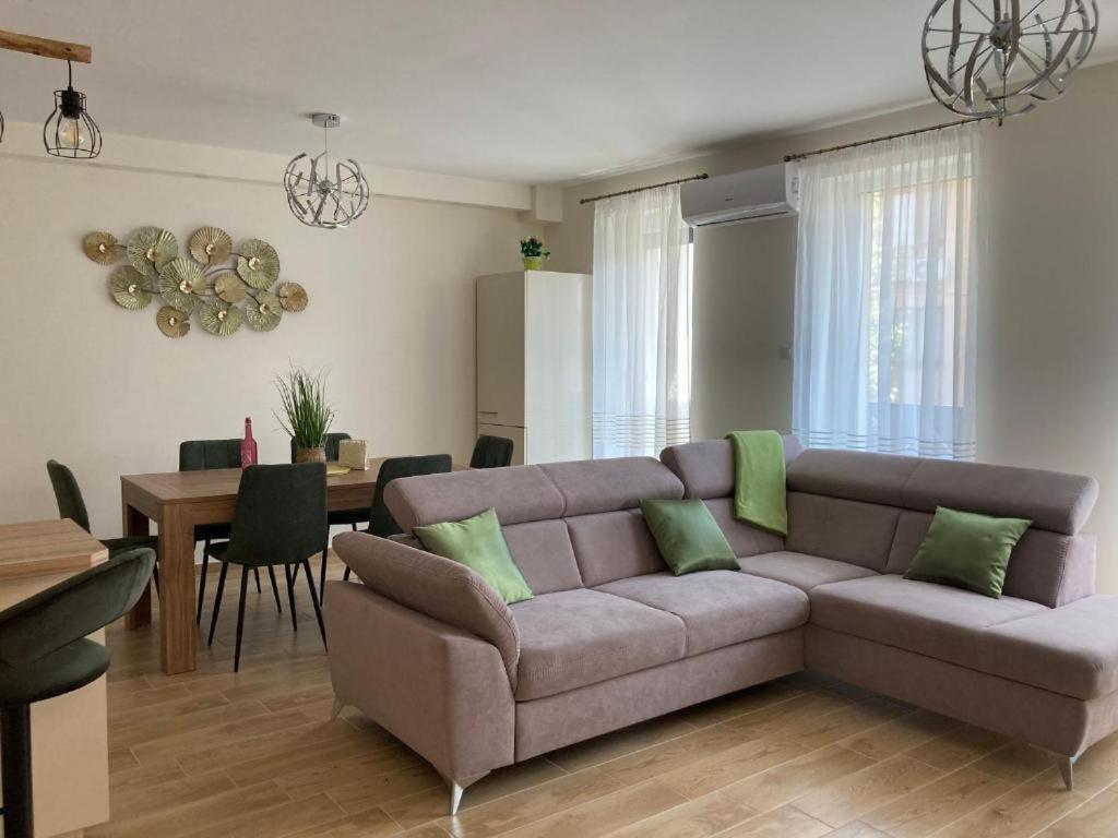 Appartamento Noemi Apartman Hajdúszoboszló Esterno foto